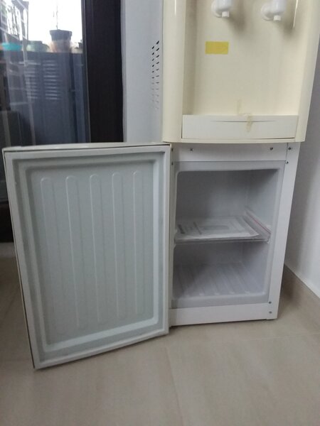 Vand dozator apa Vortex