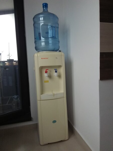 Vand dozator apa Vortex